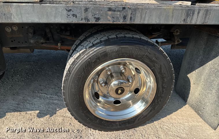 image for item DU9095 2000 Isuzu FRR pressure washer truck