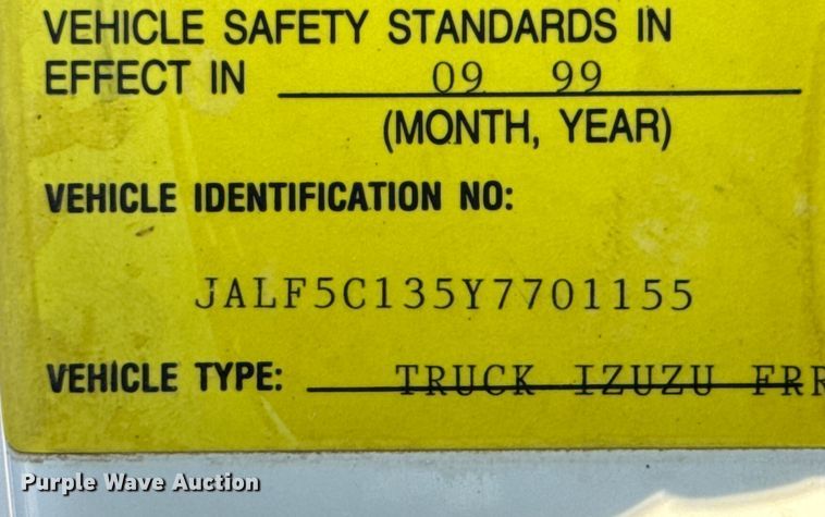 image for item DU9095 2000 Isuzu FRR pressure washer truck