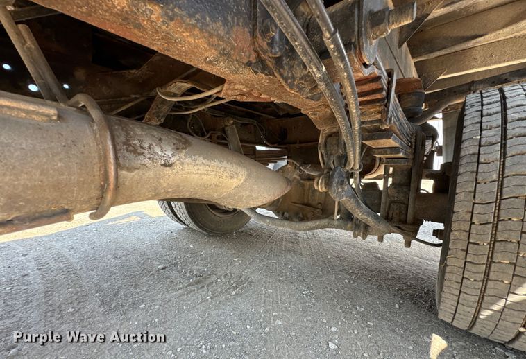 image for item DU9323 2009 Chevrolet C5500 dump flatbed truck