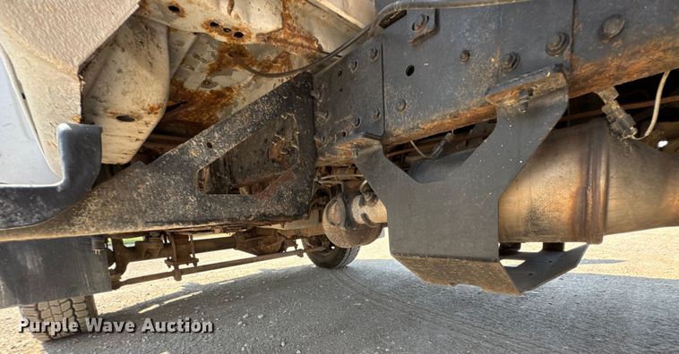 image for item DU9323 2009 Chevrolet C5500 dump flatbed truck