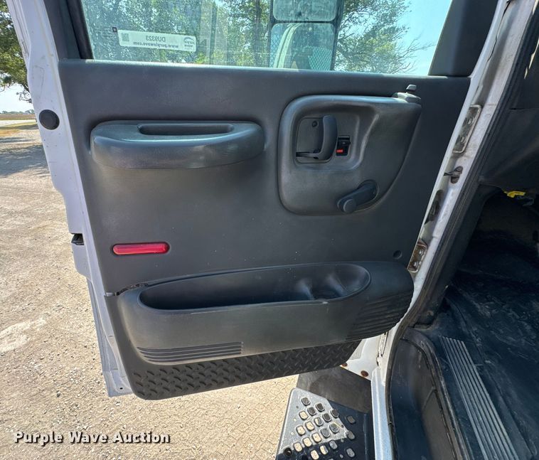 image for item DU9323 2009 Chevrolet C5500 dump flatbed truck