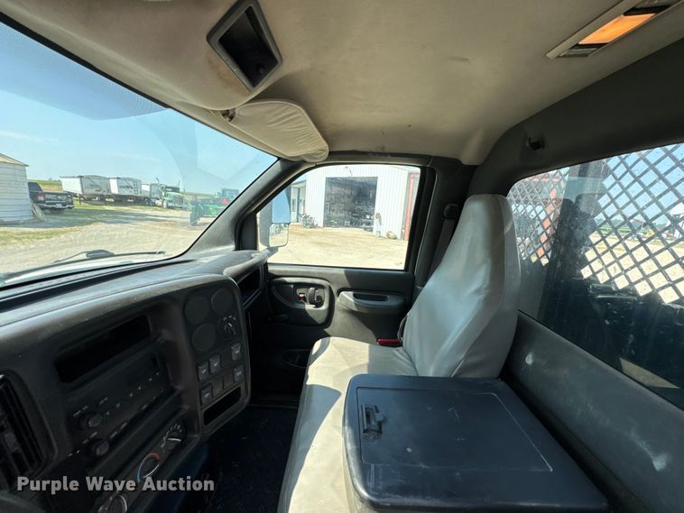 image for item DU9323 2009 Chevrolet C5500 dump flatbed truck