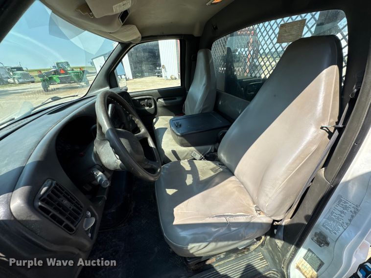 image for item DU9323 2009 Chevrolet C5500 dump flatbed truck