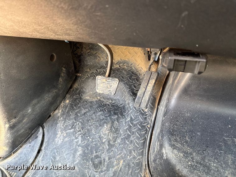 image for item DU9323 2009 Chevrolet C5500 dump flatbed truck