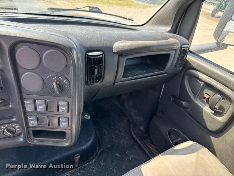 image for item DU9323 2009 Chevrolet C5500 dump flatbed truck