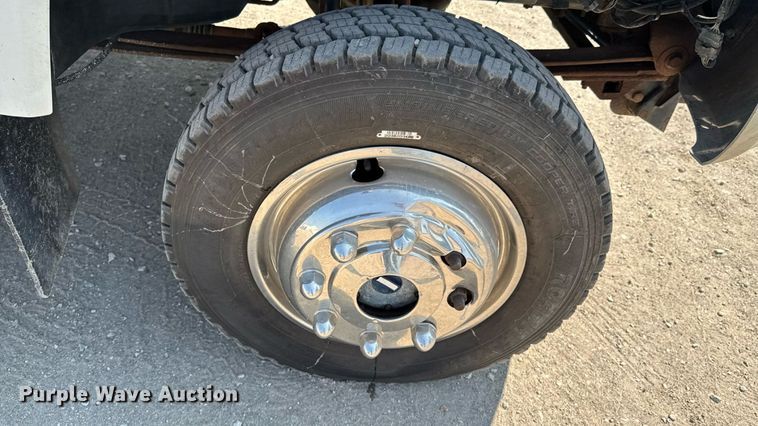 image for item DU9323 2009 Chevrolet C5500 dump flatbed truck