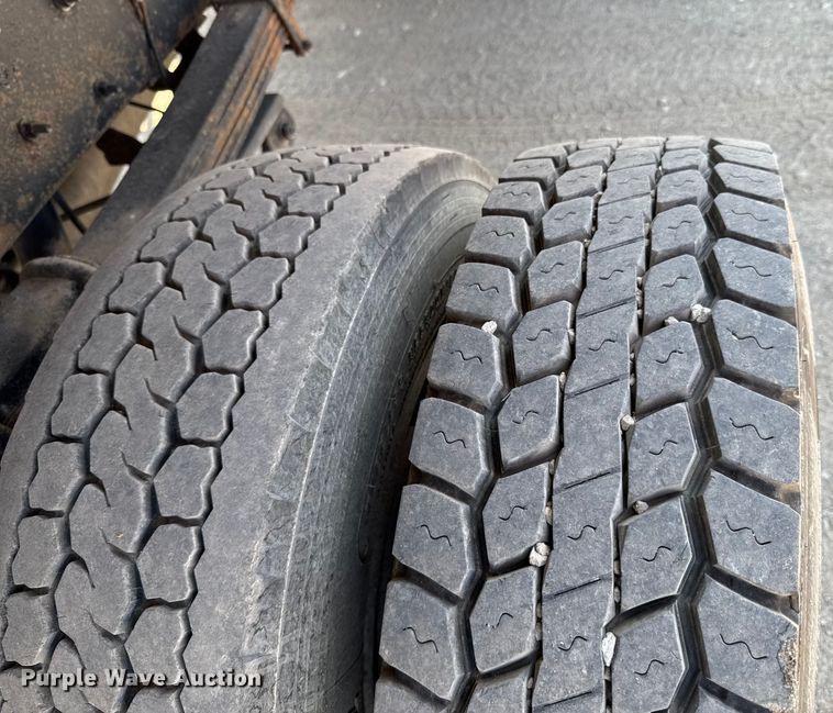 image for item DU9323 2009 Chevrolet C5500 dump flatbed truck