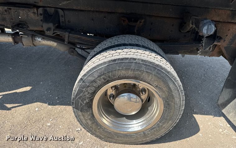 image for item DU9323 2009 Chevrolet C5500 dump flatbed truck