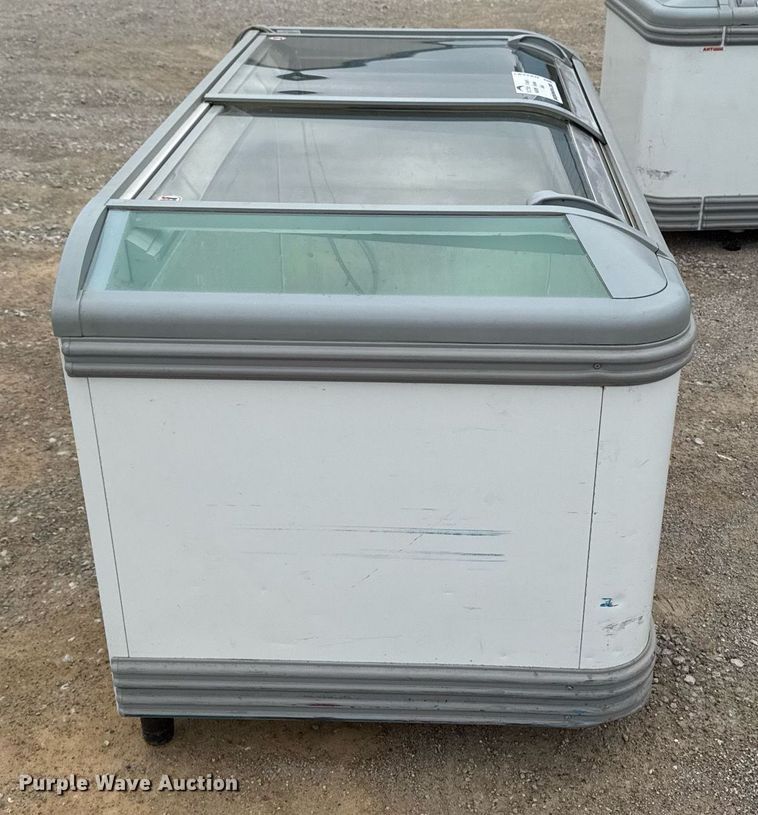 image for item DV2693 (2) AHT LE128 A comercial freezers