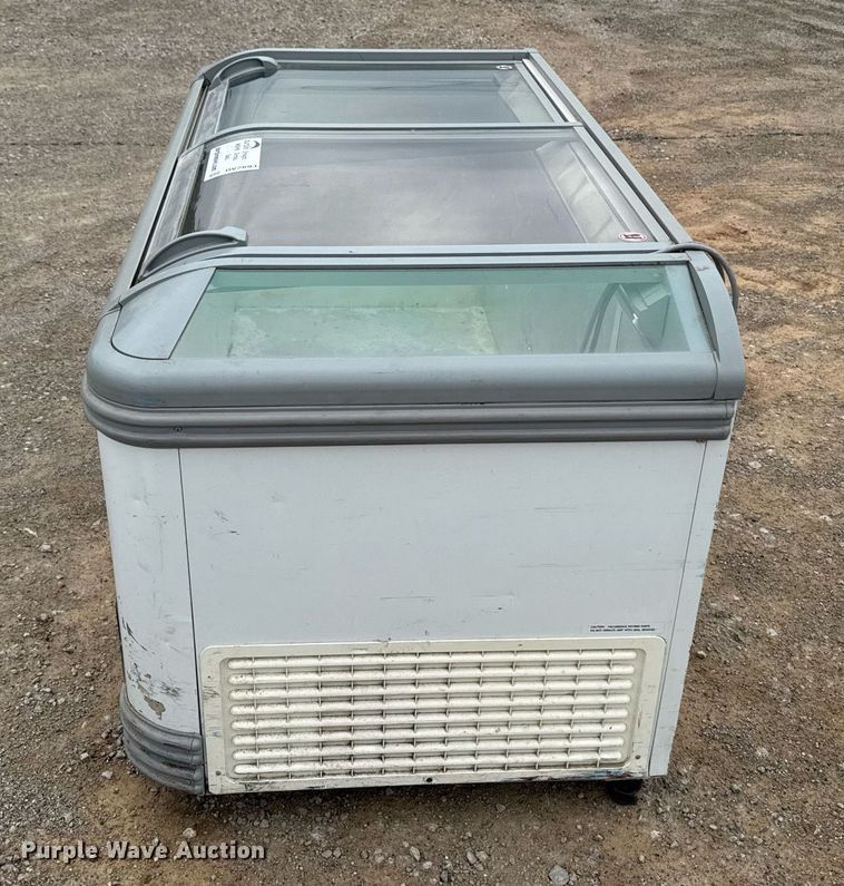 image for item DV2693 (2) AHT LE128 A comercial freezers