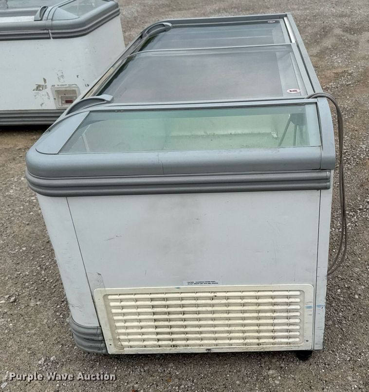 image for item DV2693 (2) AHT LE128 A comercial freezers