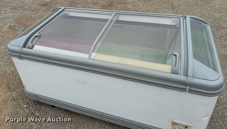 image for item DV2693 (2) AHT LE128 A comercial freezers