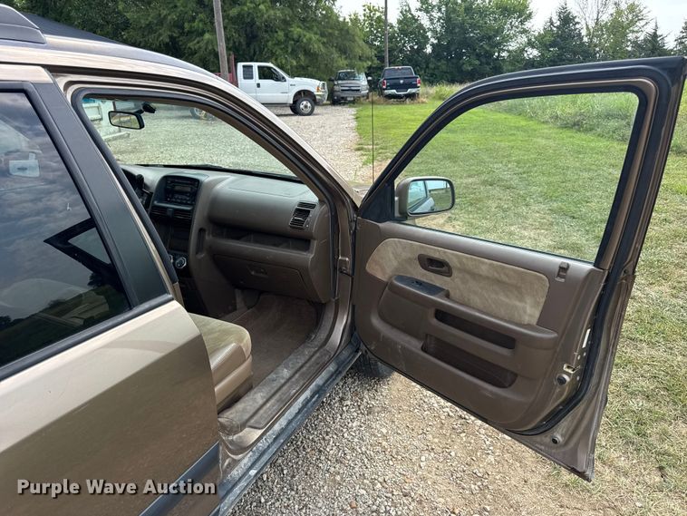 image for item DW3437 2002 Honda CR-V SUV