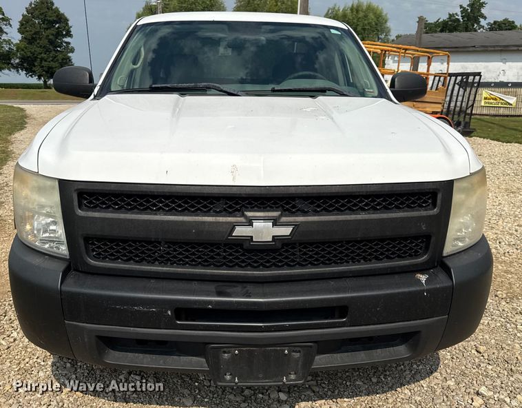 image for item DW3438 2011 Chevrolet Silverado 1500 Ext. Cab pickup truck