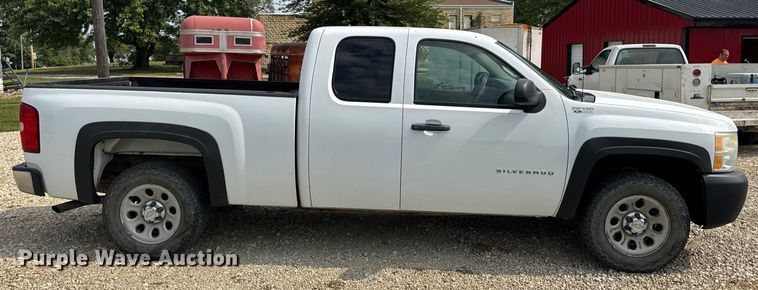 image for item DW3438 2011 Chevrolet Silverado 1500 Ext. Cab pickup truck