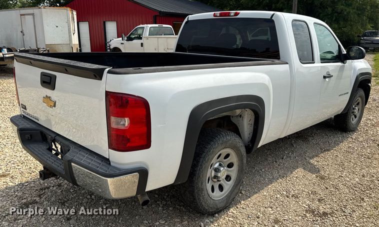 image for item DW3438 2011 Chevrolet Silverado 1500 Ext. Cab pickup truck