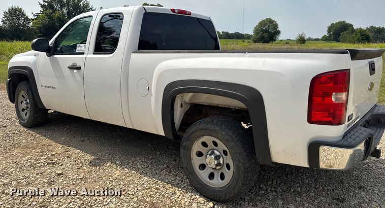 image for item DW3438 2011 Chevrolet Silverado 1500 Ext. Cab pickup truck