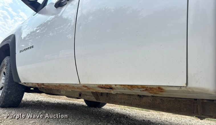 image for item DW3438 2011 Chevrolet Silverado 1500 Ext. Cab pickup truck