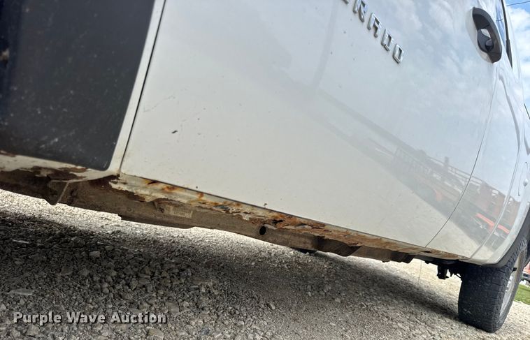 image for item DW3438 2011 Chevrolet Silverado 1500 Ext. Cab pickup truck