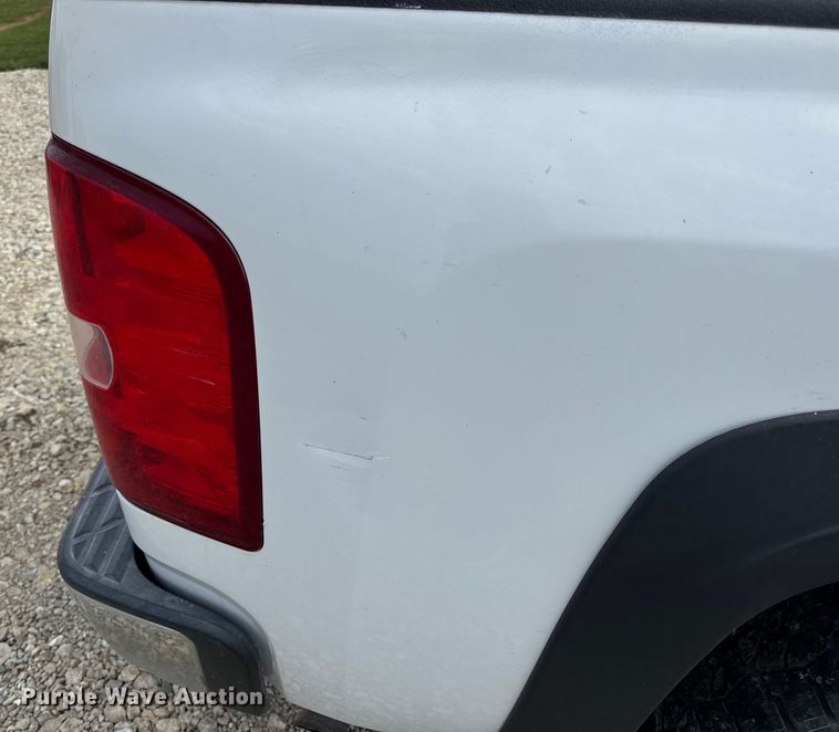 image for item DW3438 2011 Chevrolet Silverado 1500 Ext. Cab pickup truck