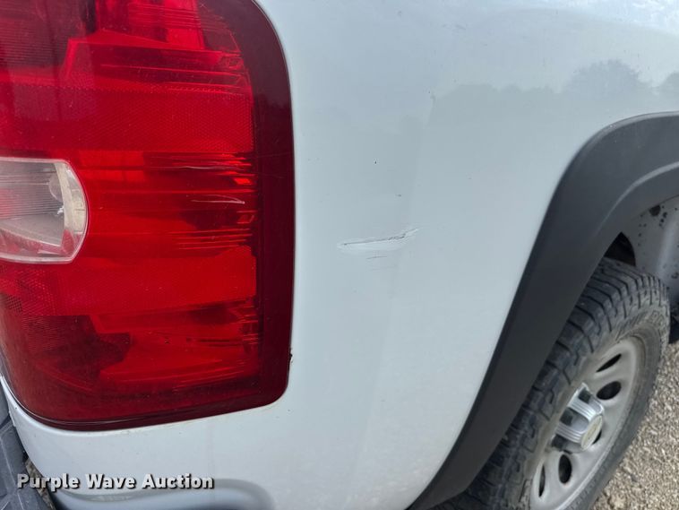 image for item DW3438 2011 Chevrolet Silverado 1500 Ext. Cab pickup truck