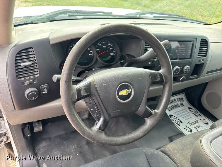 image for item DW3438 2011 Chevrolet Silverado 1500 Ext. Cab pickup truck