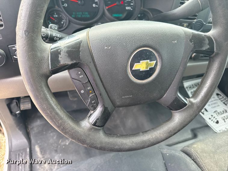 image for item DW3438 2011 Chevrolet Silverado 1500 Ext. Cab pickup truck