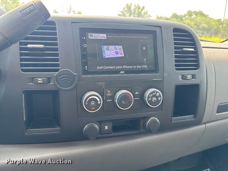 image for item DW3438 2011 Chevrolet Silverado 1500 Ext. Cab pickup truck