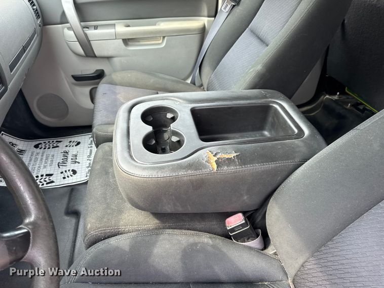 image for item DW3438 2011 Chevrolet Silverado 1500 Ext. Cab pickup truck