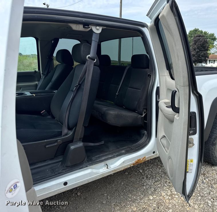 image for item DW3438 2011 Chevrolet Silverado 1500 Ext. Cab pickup truck