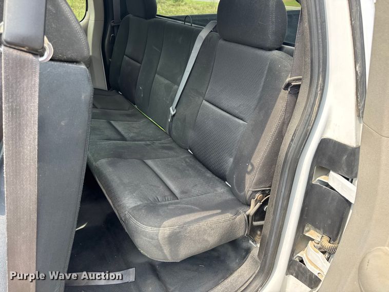image for item DW3438 2011 Chevrolet Silverado 1500 Ext. Cab pickup truck