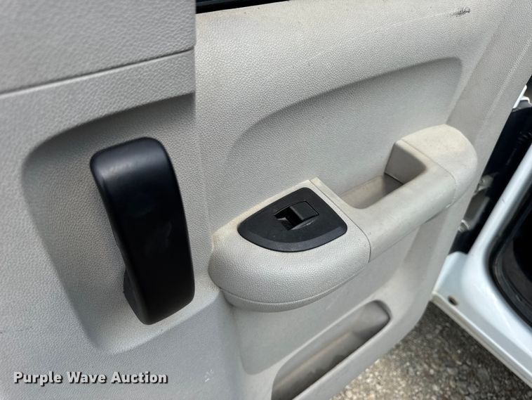 image for item DW3438 2011 Chevrolet Silverado 1500 Ext. Cab pickup truck