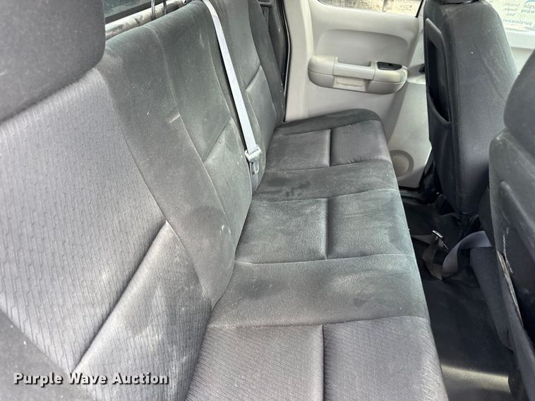 image for item DW3438 2011 Chevrolet Silverado 1500 Ext. Cab pickup truck