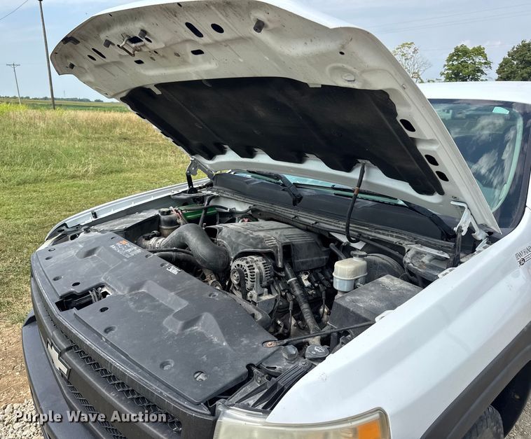 image for item DW3438 2011 Chevrolet Silverado 1500 Ext. Cab pickup truck