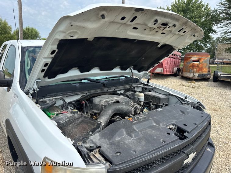 image for item DW3438 2011 Chevrolet Silverado 1500 Ext. Cab pickup truck