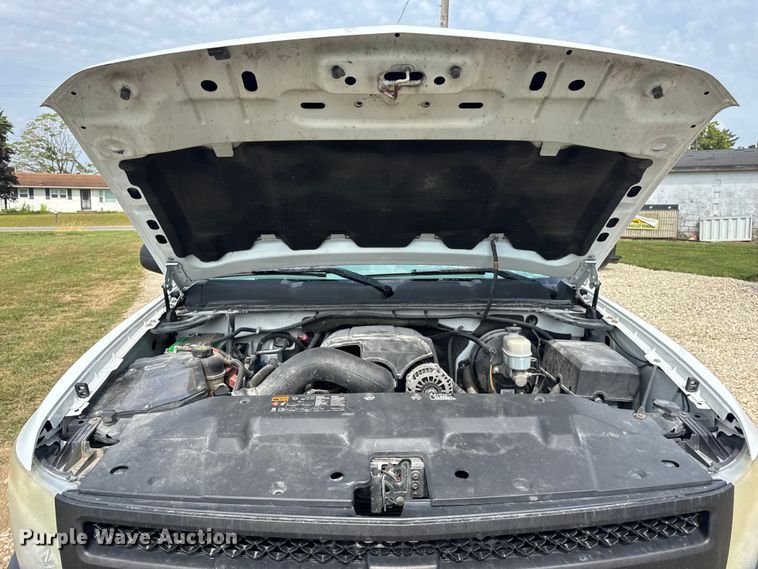 image for item DW3438 2011 Chevrolet Silverado 1500 Ext. Cab pickup truck