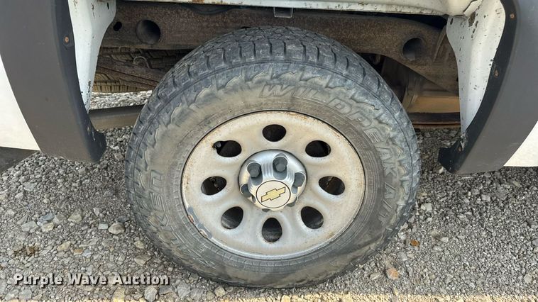 image for item DW3438 2011 Chevrolet Silverado 1500 Ext. Cab pickup truck