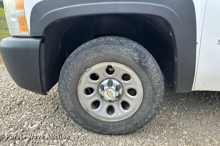image for item DW3438 2011 Chevrolet Silverado 1500 Ext. Cab pickup truck