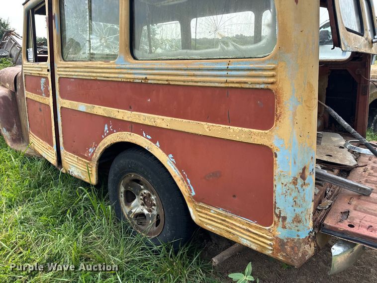 image for item DW3439 1946 Willy Overland SUV