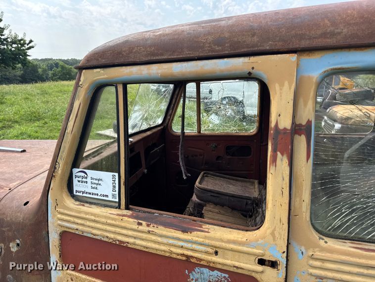 image for item DW3439 1946 Willy Overland SUV