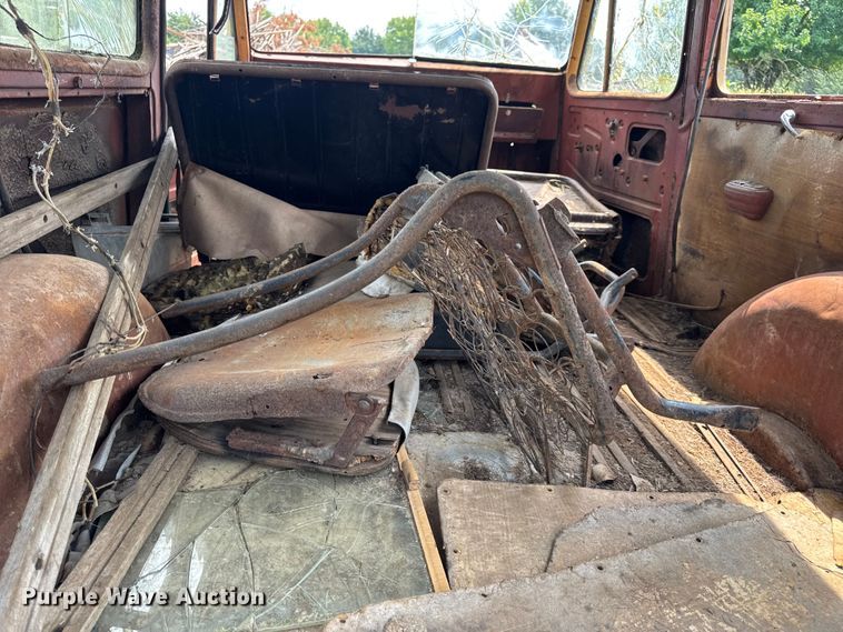 image for item DW3439 1946 Willy Overland SUV