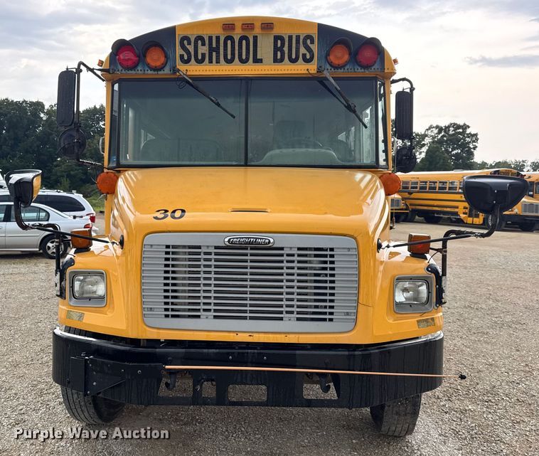 image for item DW3441 2005 Freightliner school bus