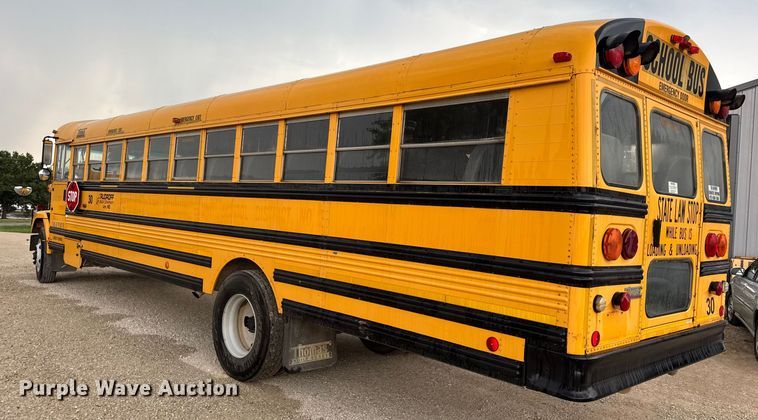image for item DW3441 2005 Freightliner school bus
