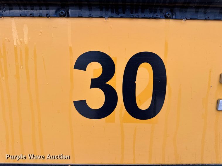 image for item DW3441 2005 Freightliner school bus