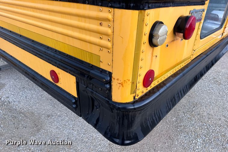 image for item DW3441 2005 Freightliner school bus
