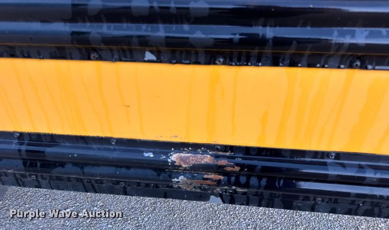 image for item DW3441 2005 Freightliner school bus