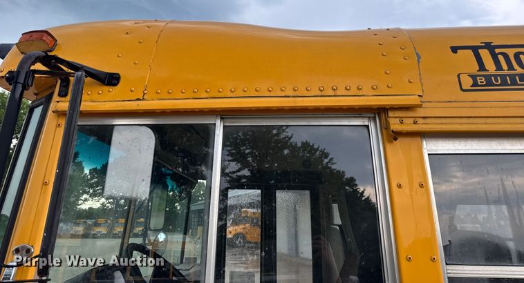 image for item DW3441 2005 Freightliner school bus