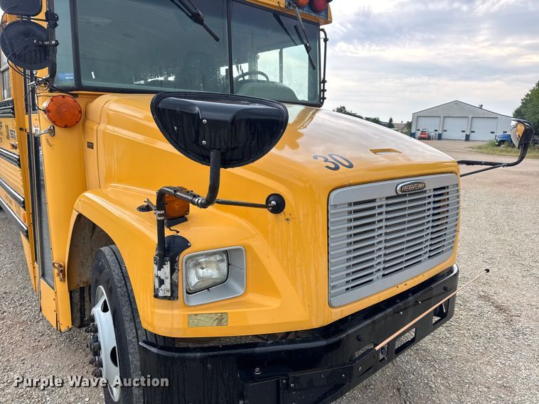 image for item DW3441 2005 Freightliner school bus