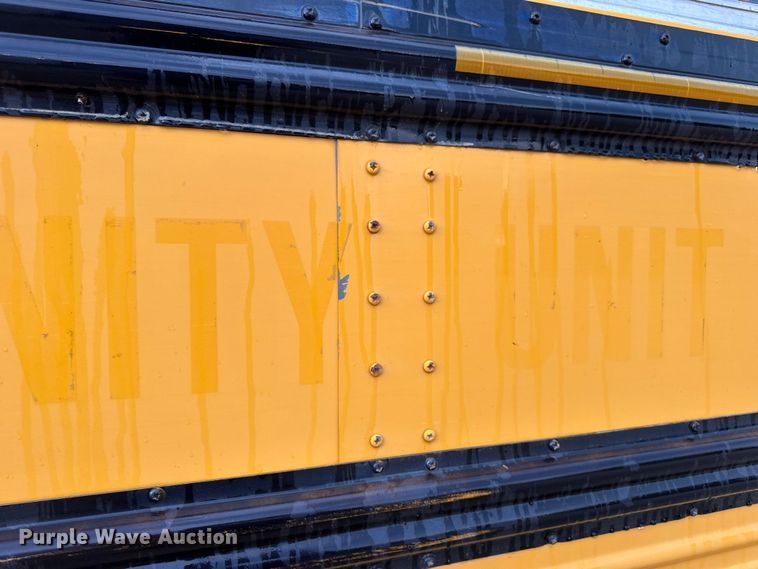 image for item DW3441 2005 Freightliner school bus