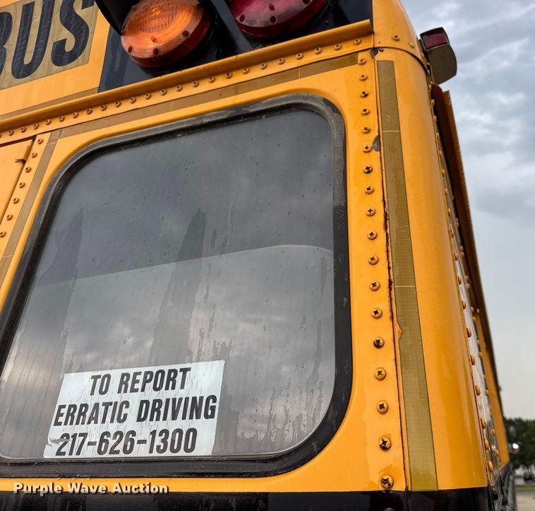 image for item DW3441 2005 Freightliner school bus